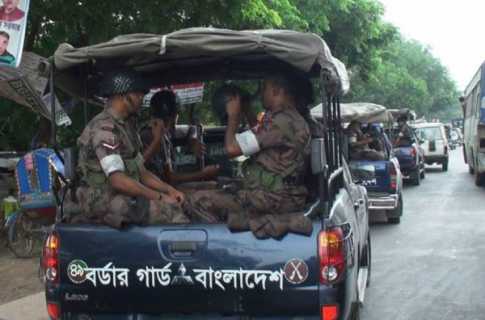 সতর্ক অবস্থানে বিজিবি
